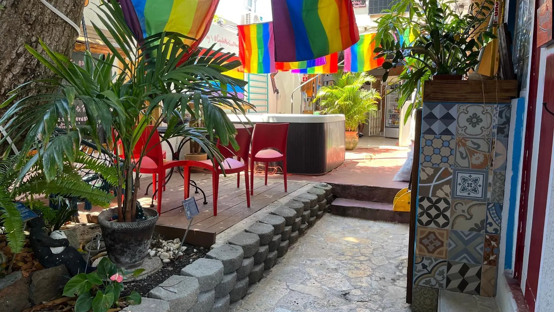 Apartamento Studio With Modern Amenities, Walk-In Shower, Jacuzzi, Beach, And Pool, (Adults Only)