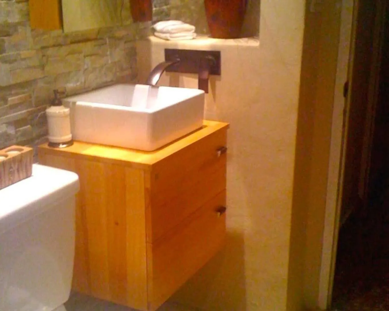 Apartment Studio With Modern Amenities, Walk-In Shower, Jacuzzi, Beach, And Pool, (Adults Only)